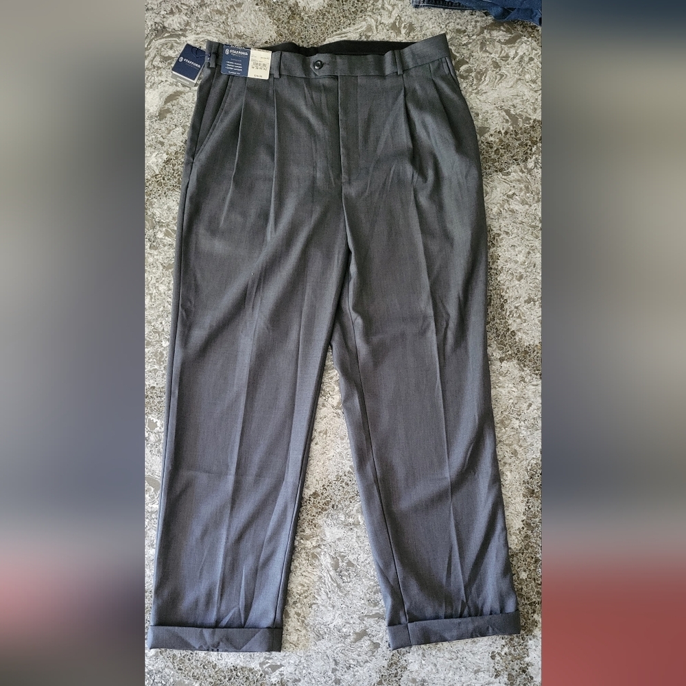 Stafford Classic Fit Charcoal Gray Trousers